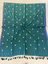 Load image into Gallery viewer, Dual Tone Peacock Parijat