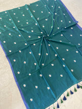 Load image into Gallery viewer, Dual Tone Peacock Parijat