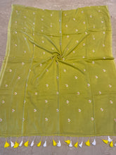 Load image into Gallery viewer, Yellowish Green Parijat