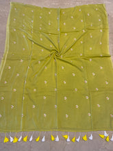 Load image into Gallery viewer, Yellowish Green Parijat