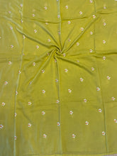 Load image into Gallery viewer, Yellowish Green Parijat