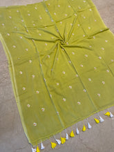 Load image into Gallery viewer, Yellowish Green Parijat