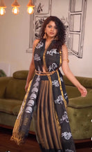 Load image into Gallery viewer, Kapas - Tissue Black & Gold