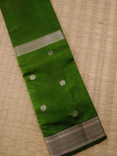 Load image into Gallery viewer, Triple Nijam Border Saree Green