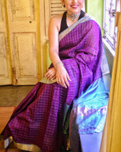 Load image into Gallery viewer, Mangalam - Mangenta & Sea Green Chequered