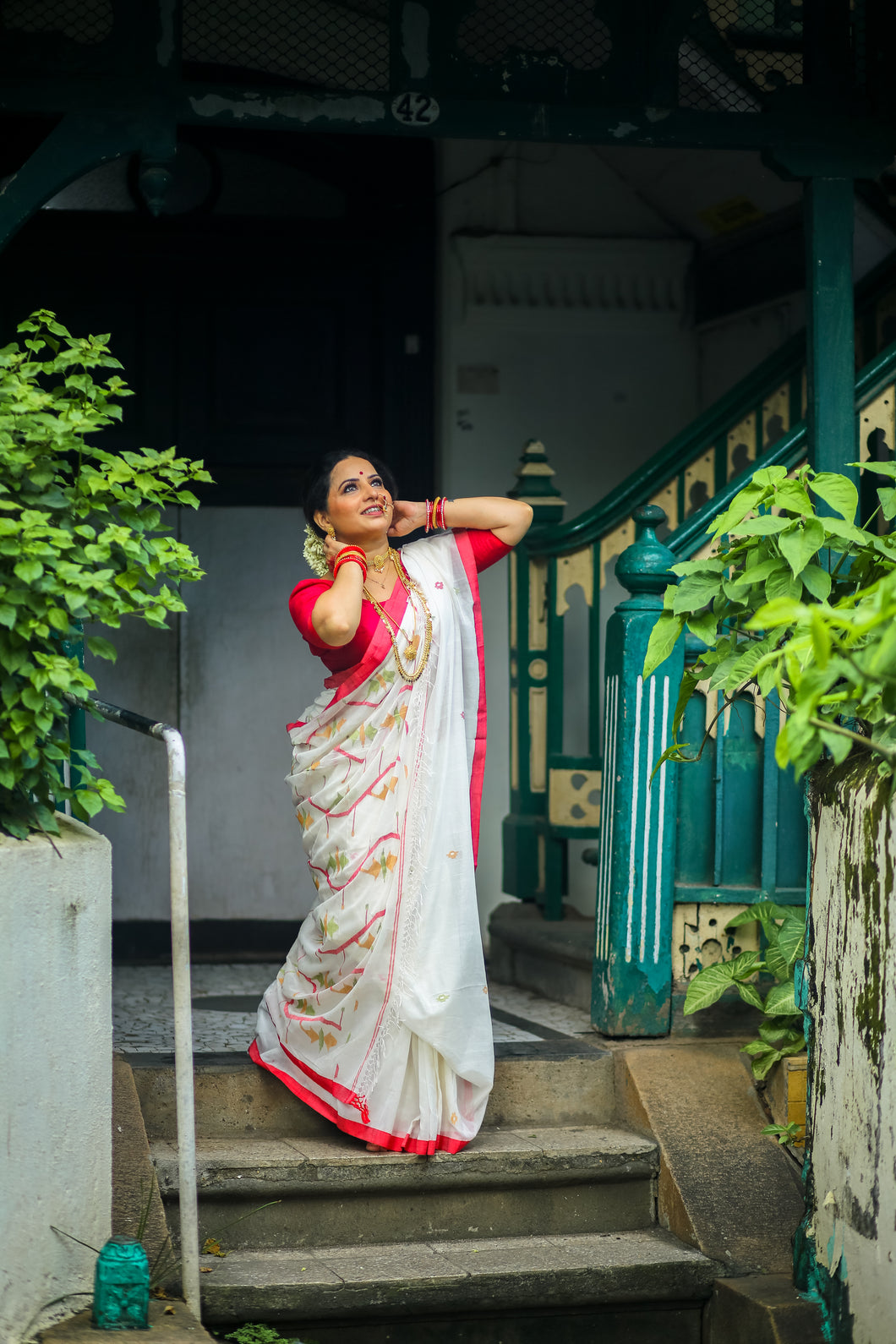 Handwoven Cotton Jamdani -  Lal Paar Sada