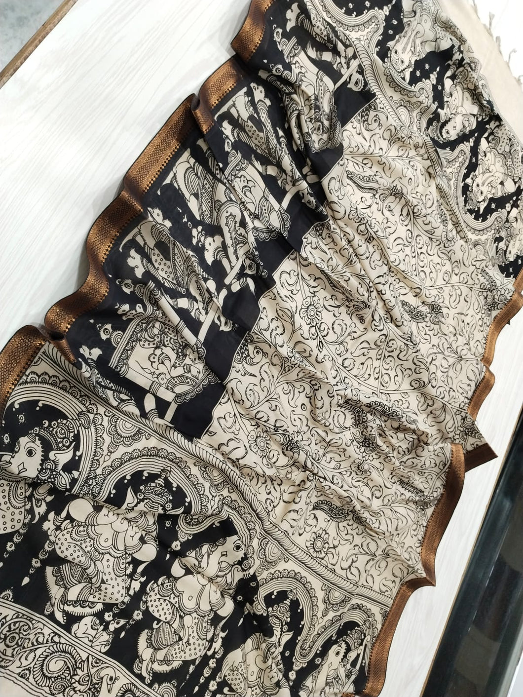 Bangalore silk pen kalamkari Dupatta - Black & Off white