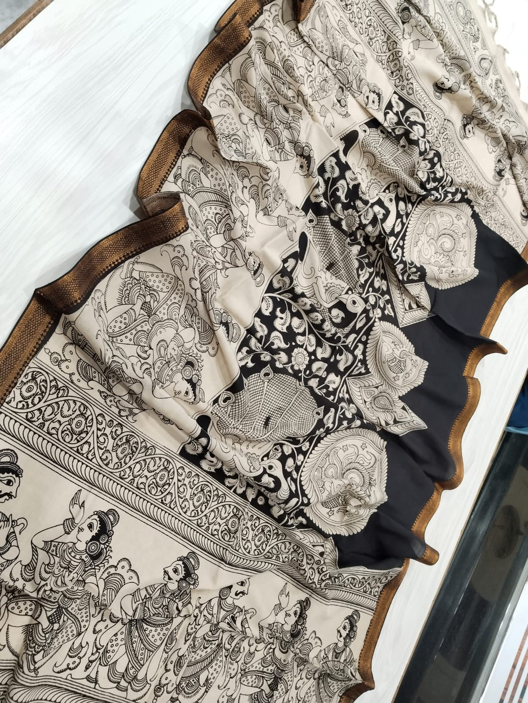 Bangalore silk pen kalamkari Dupatta - Black & Off white