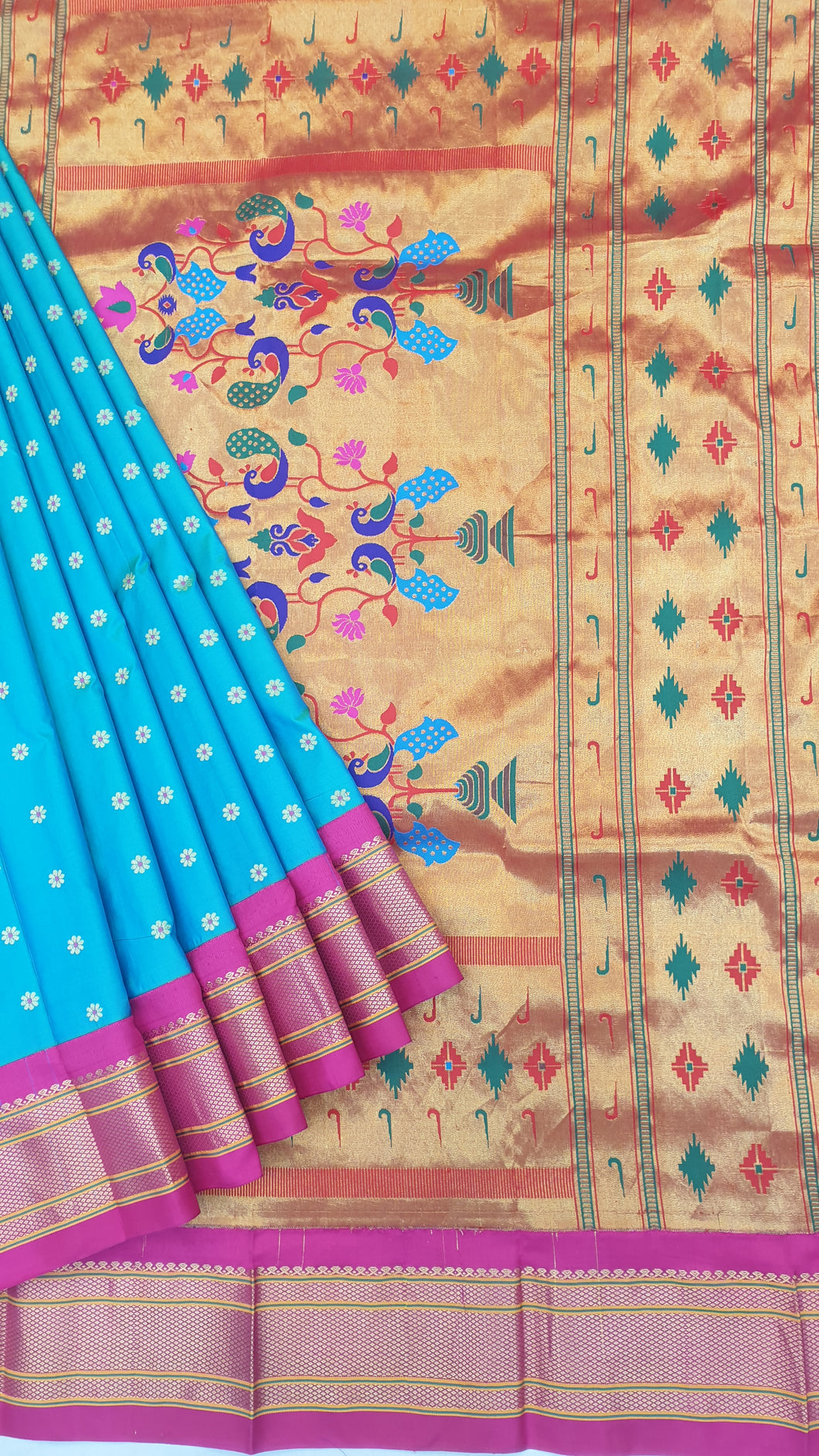 Aasmaani Paithani