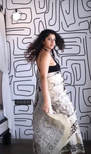 Load image into Gallery viewer, Chenoori Silk Pen Kalamkari - Off white &amp; Black
